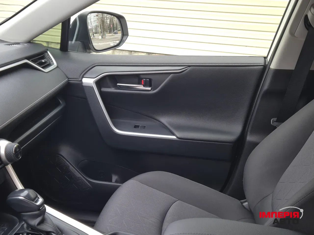 Toyota RAV4 - фото 15