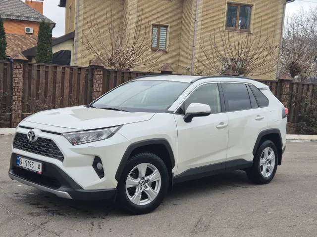 Toyota RAV4 - фото 2