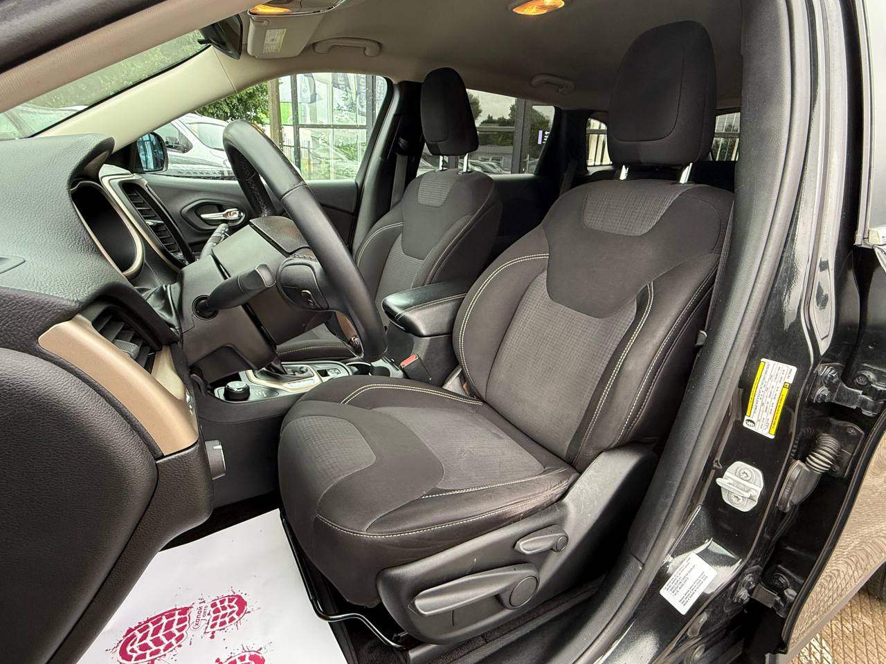 Jeep Cherokee - фото 16