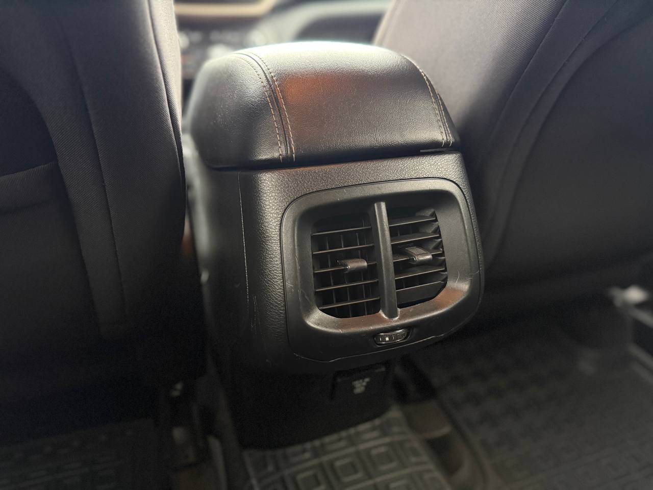 Jeep Cherokee - фото 8