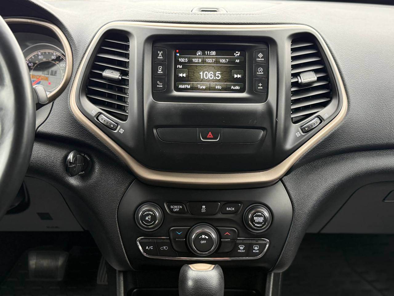 Jeep Cherokee - фото 9