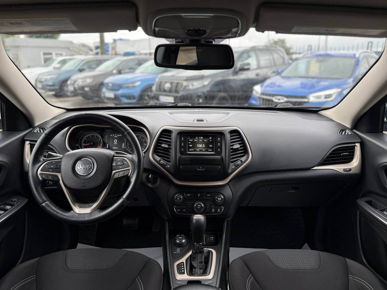 Jeep Cherokee - фото 7