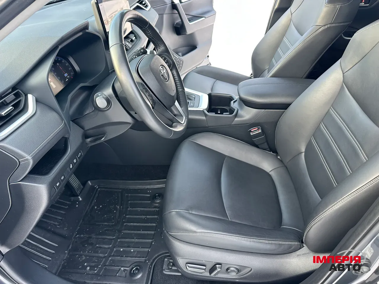 Toyota RAV4 - фото 15