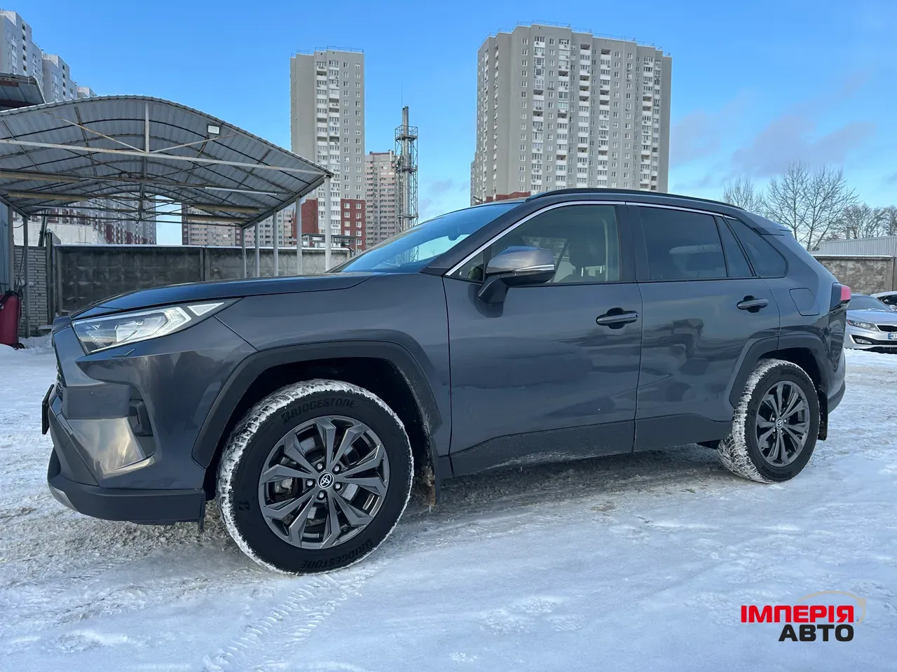 Toyota RAV4 - фото 3