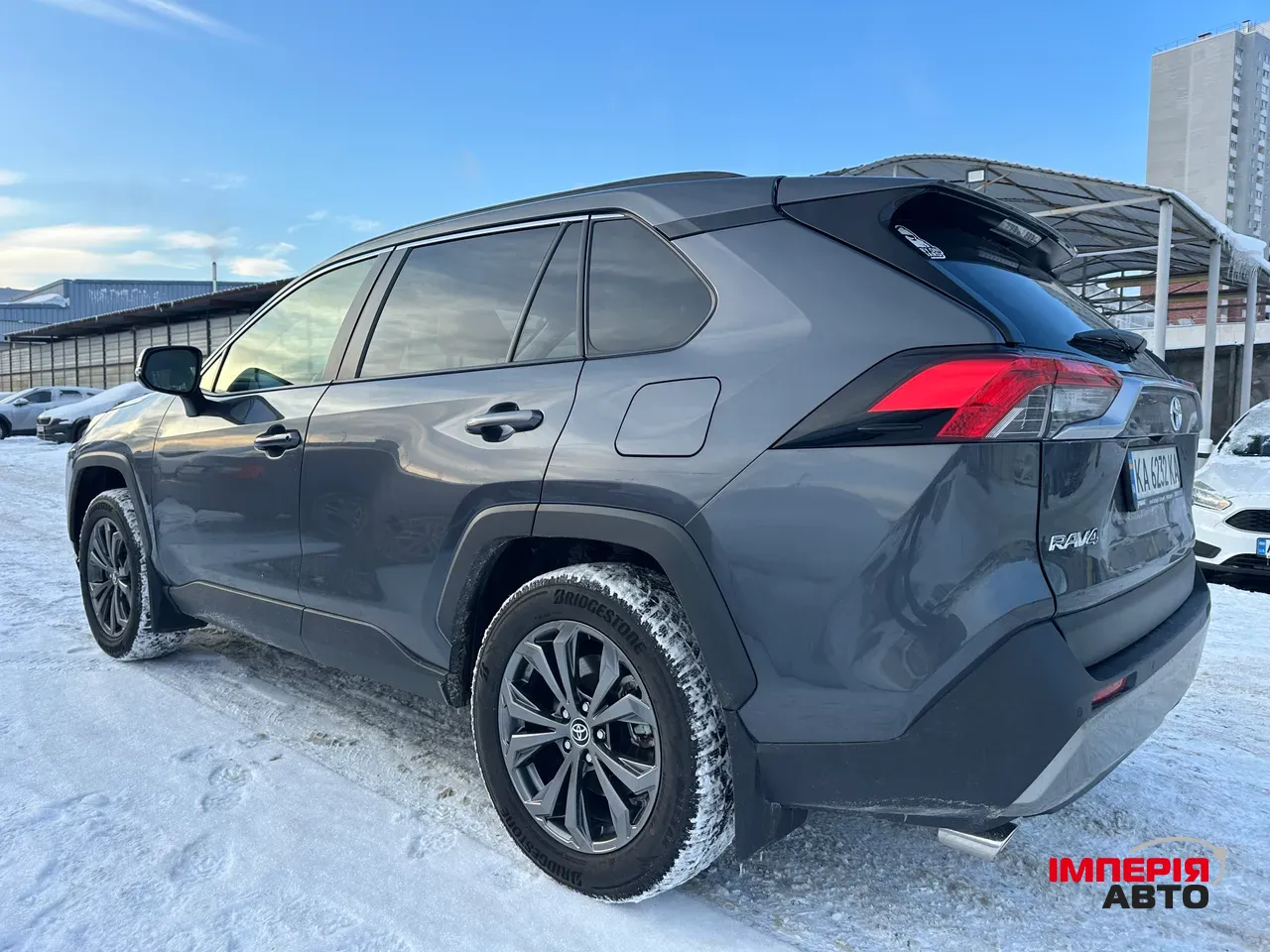 Toyota RAV4 - фото 4