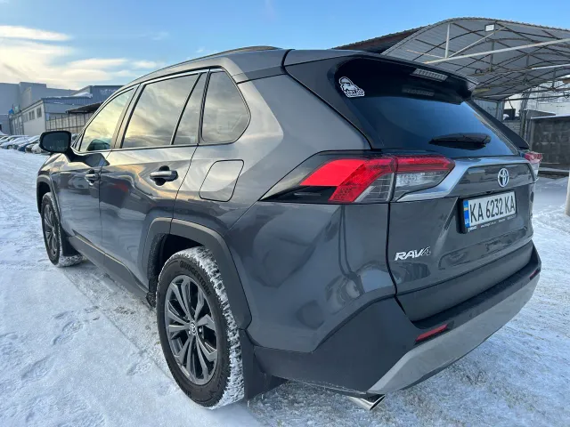 Toyota RAV4 - фото 5