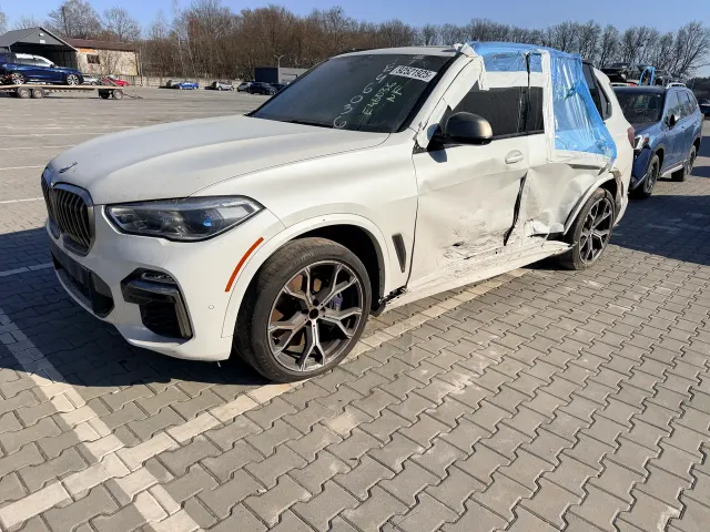 BMW X5 - фото 1