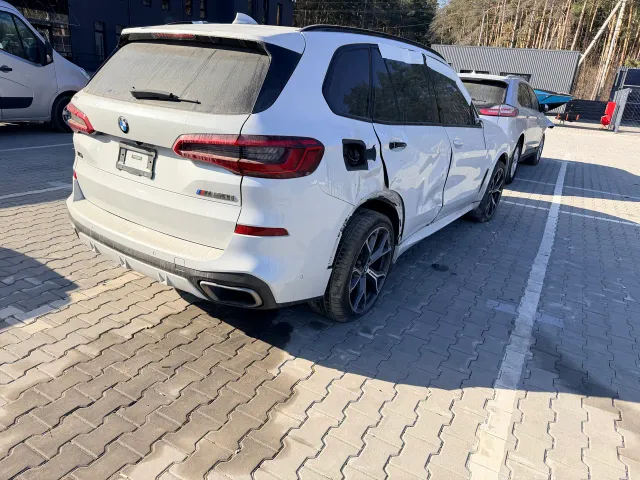BMW X5 - фото 3
