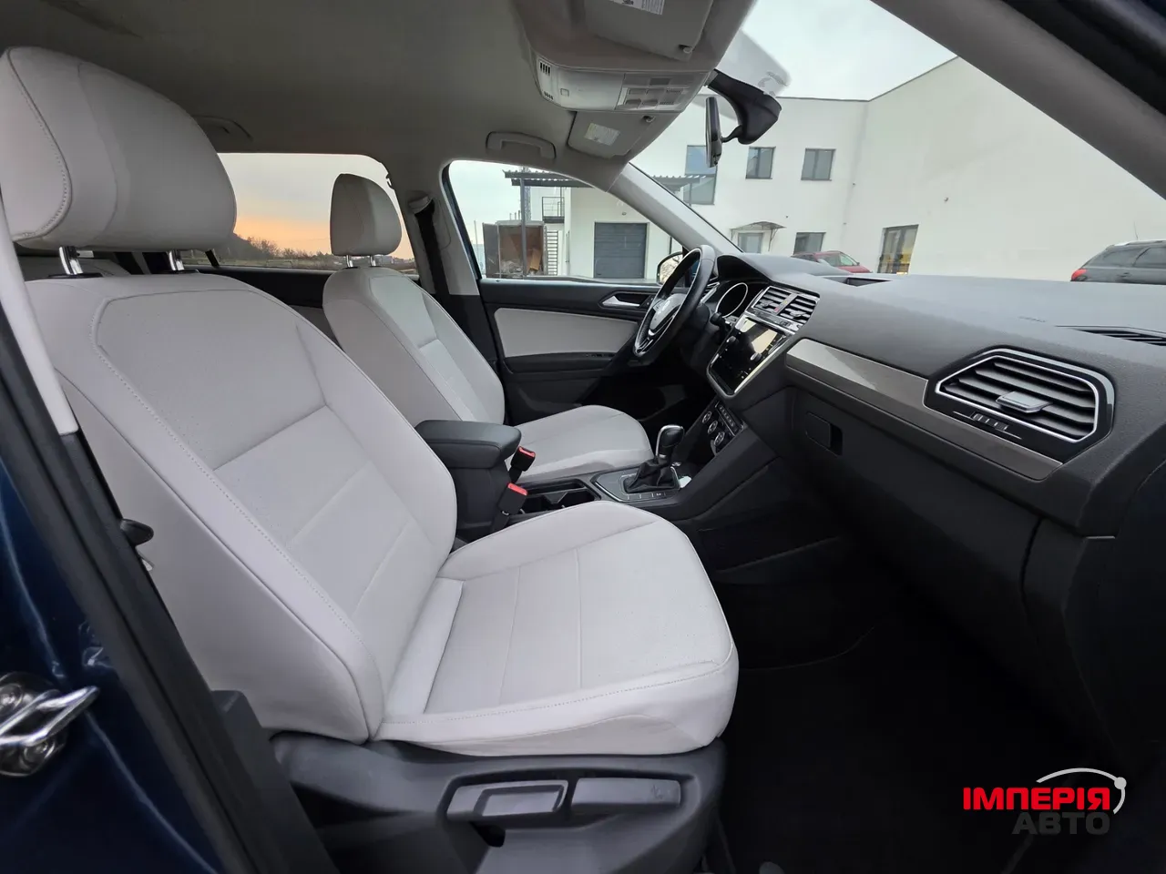 Volkswagen Tiguan - фото 14