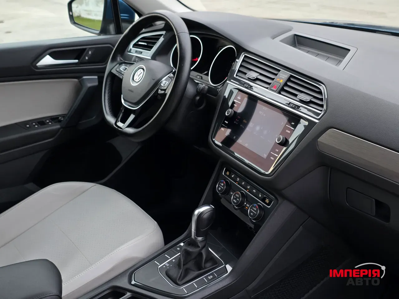 Volkswagen Tiguan - фото 16