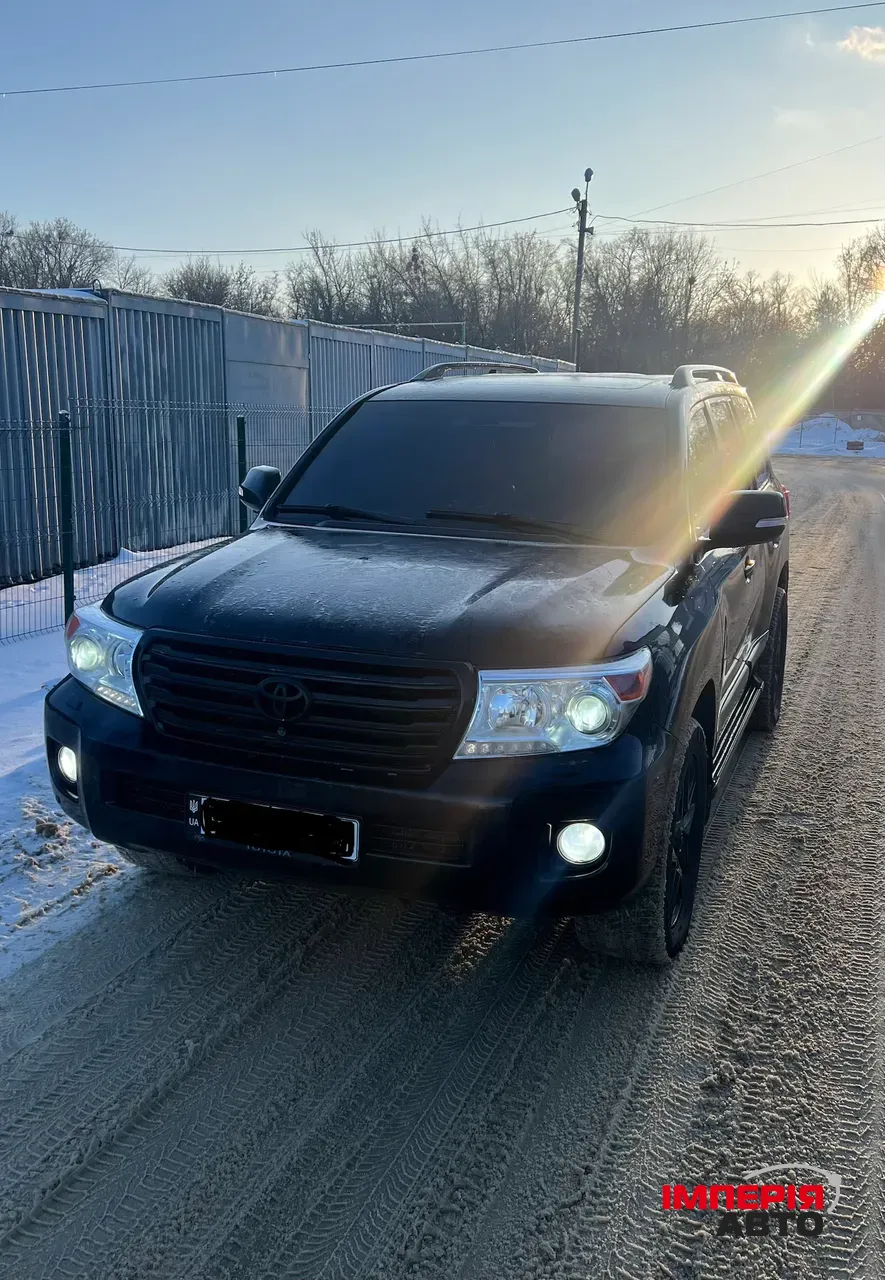 Toyota Land Cruiser - фото 1