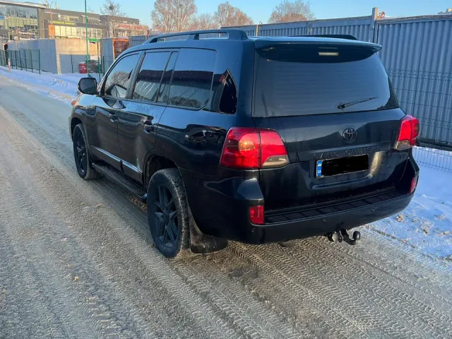 Toyota Land Cruiser - фото 4