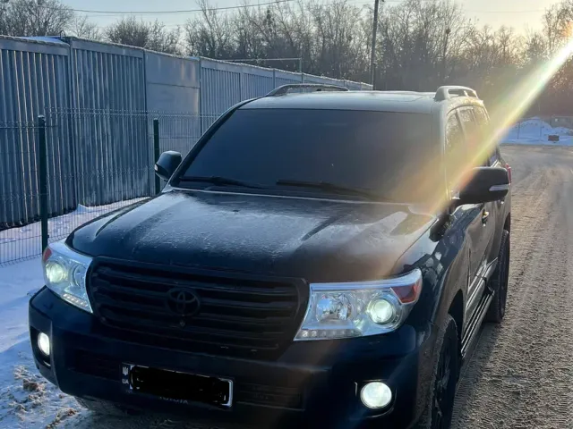 Toyota Land Cruiser - фото 1