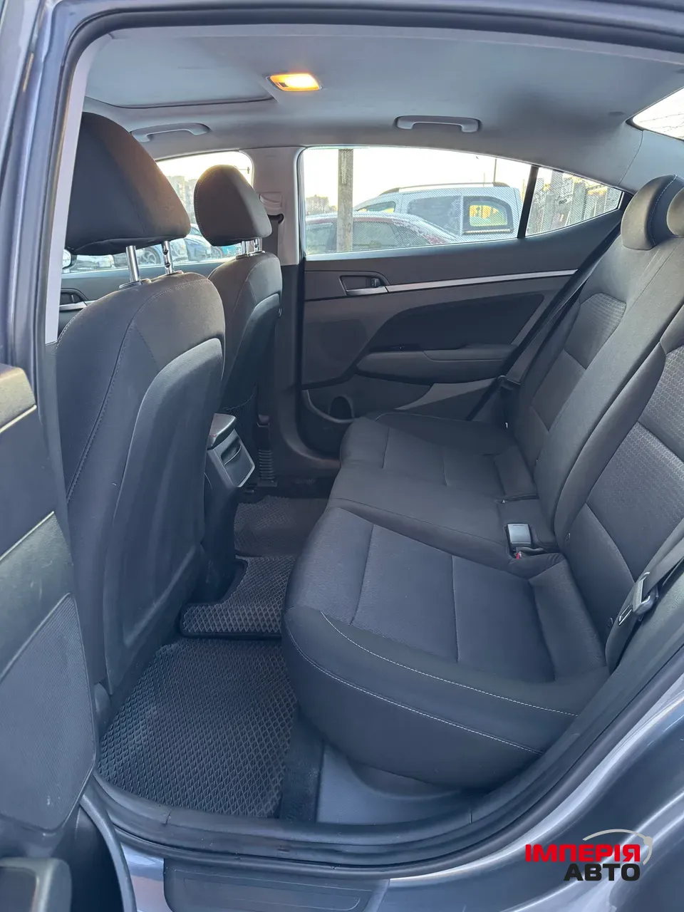 Hyundai Elantra - фото 14