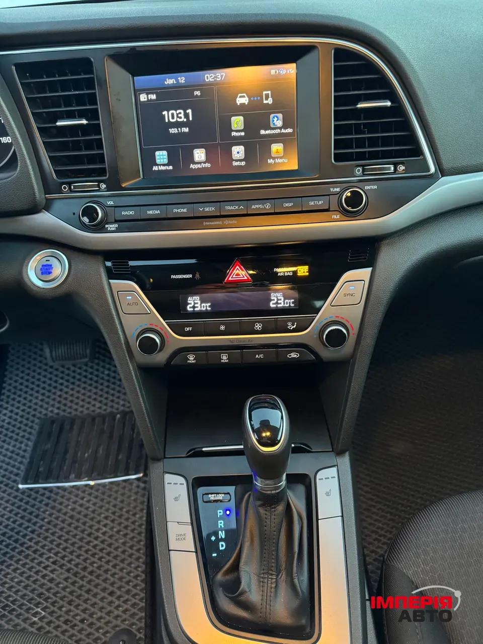 Hyundai Elantra - фото 17