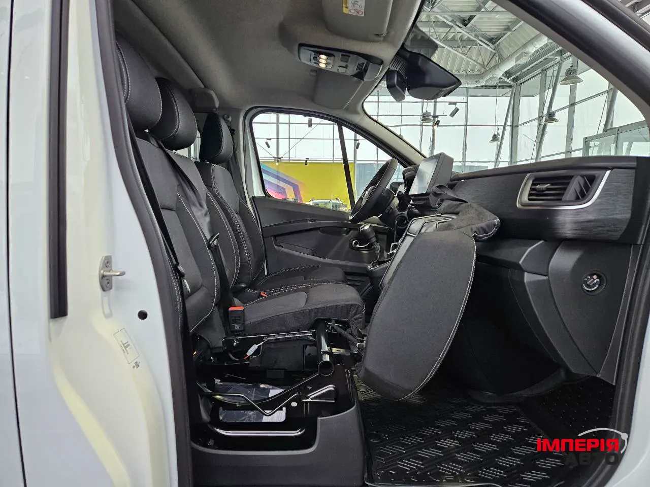 Renault Trafic - фото 22