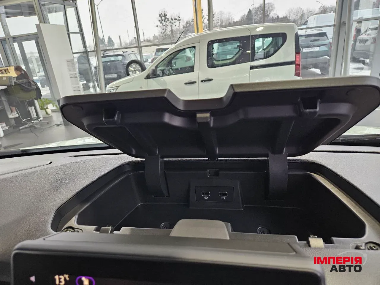 Renault Trafic - фото 30