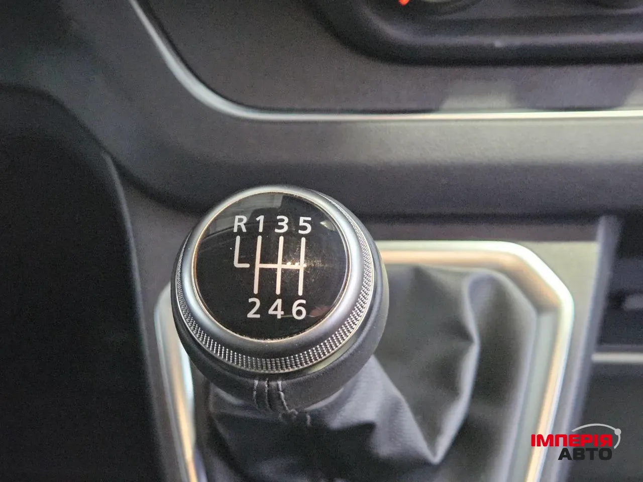 Renault Trafic - фото 37