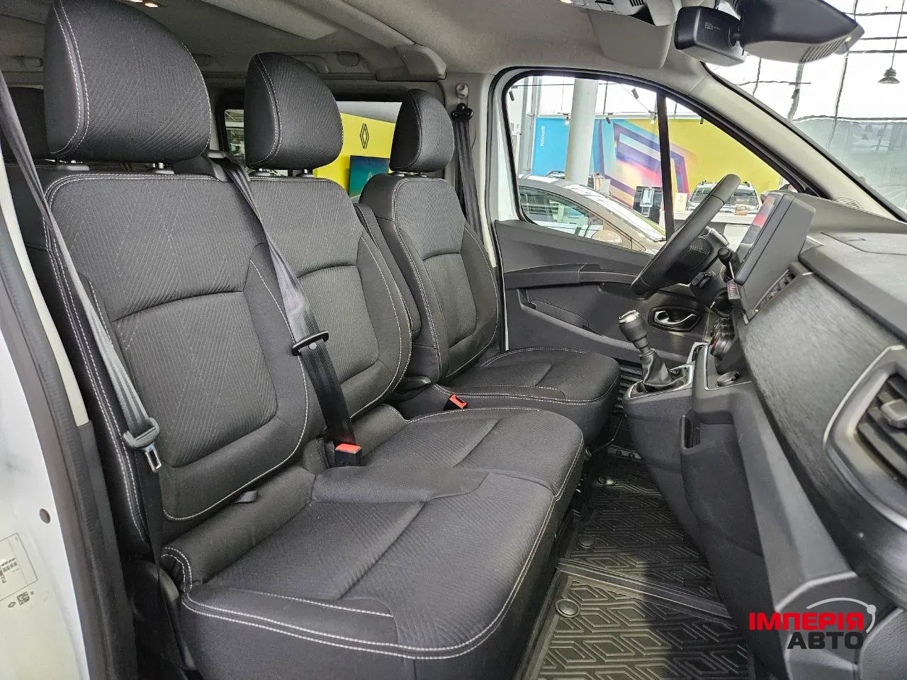 Renault Trafic - фото 21