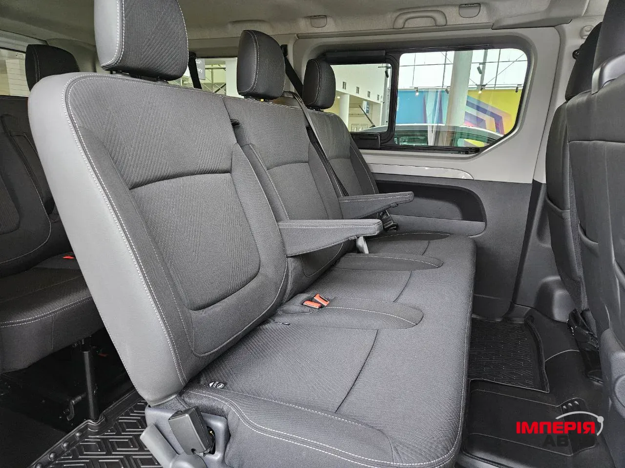 Renault Trafic - фото 32