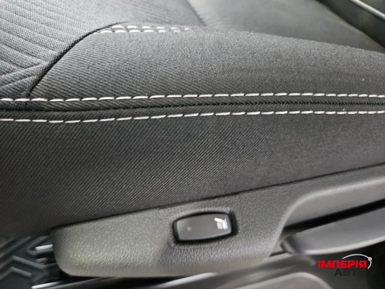 Renault Trafic - фото 16