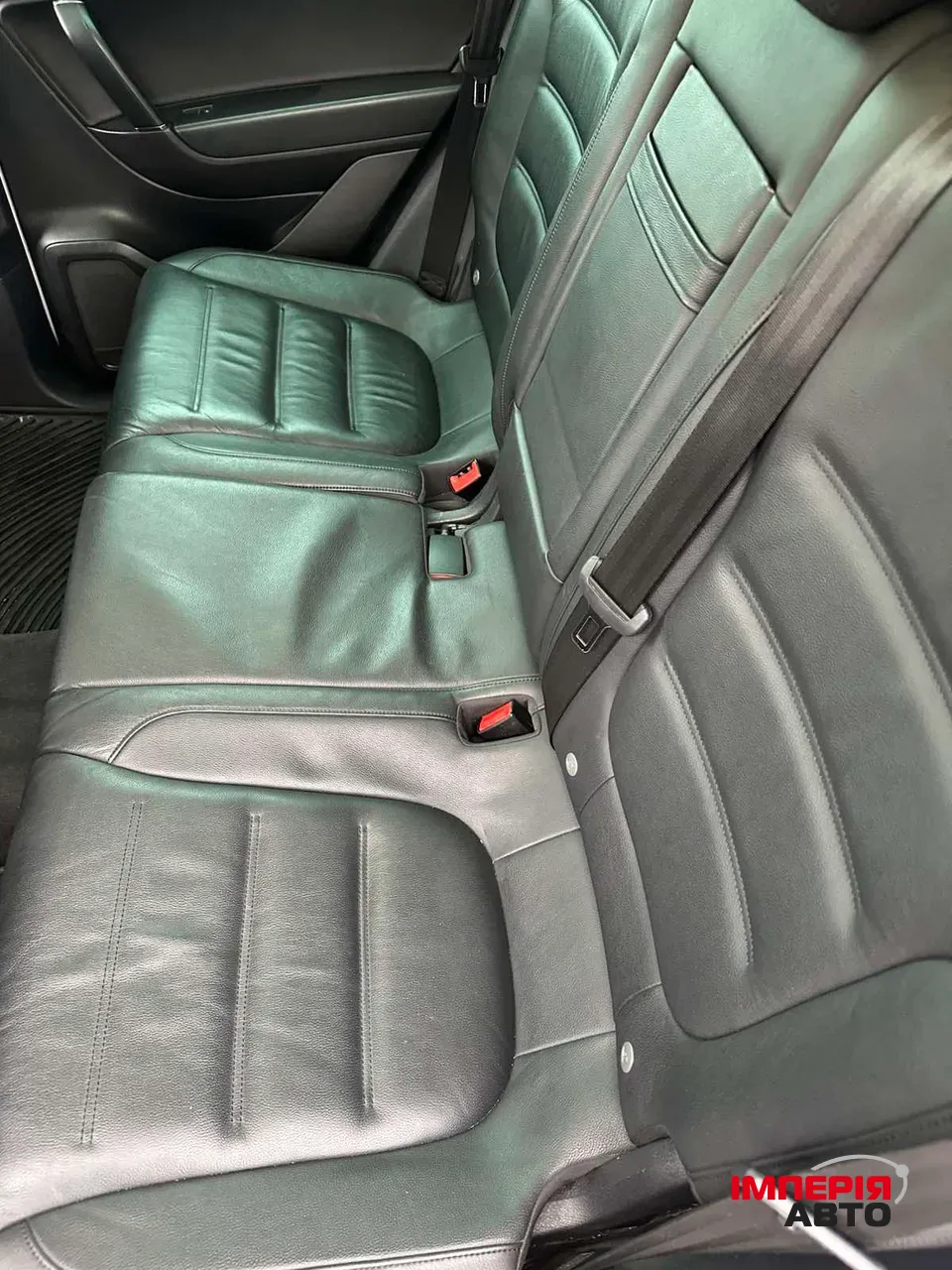 Volkswagen Touareg - фото 8