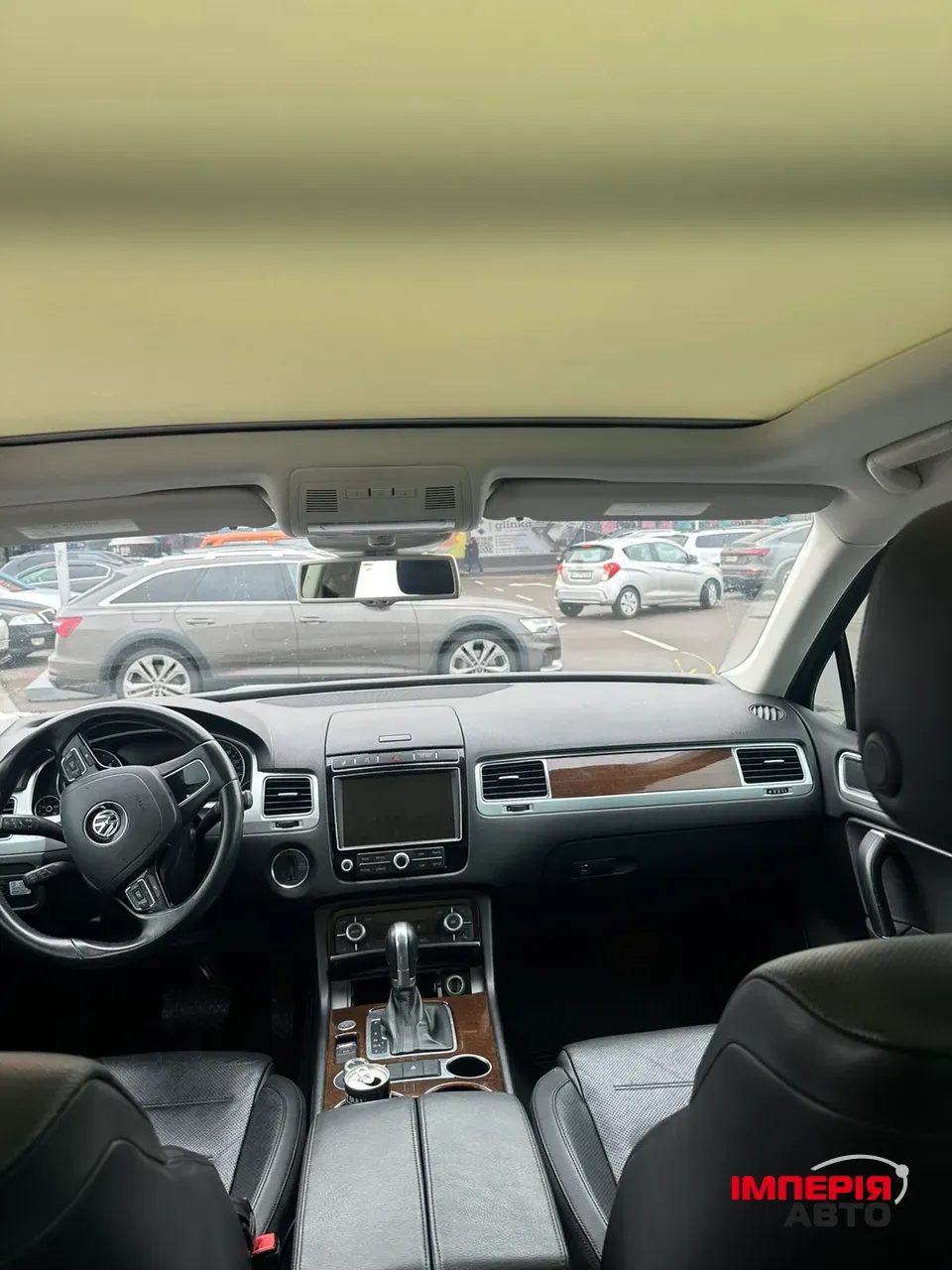 Volkswagen Touareg - фото 9