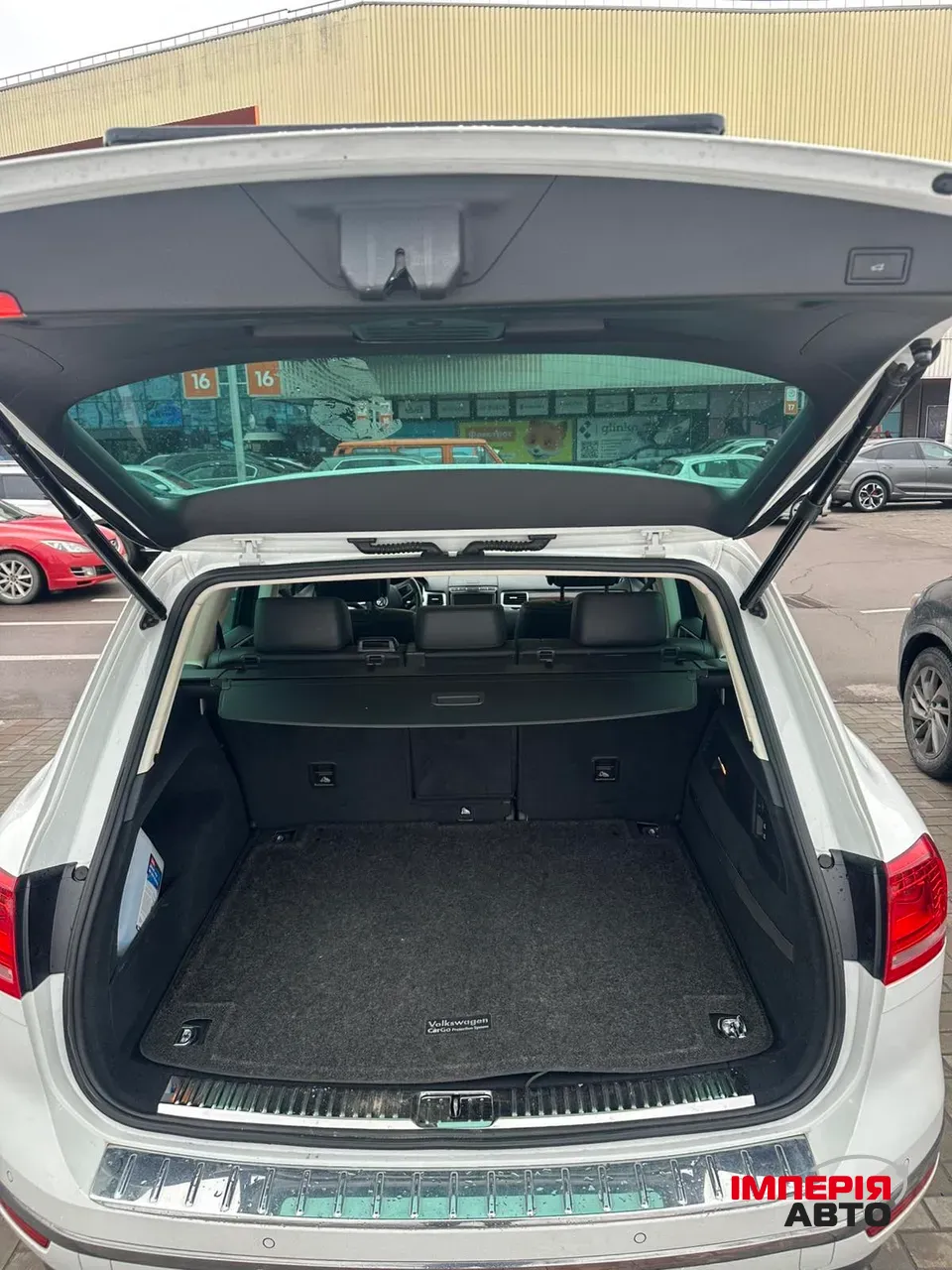 Volkswagen Touareg - фото 7