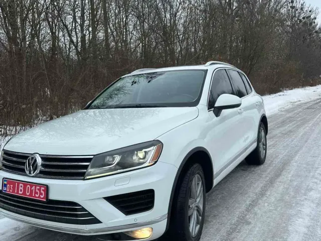 Volkswagen Touareg - фото 2