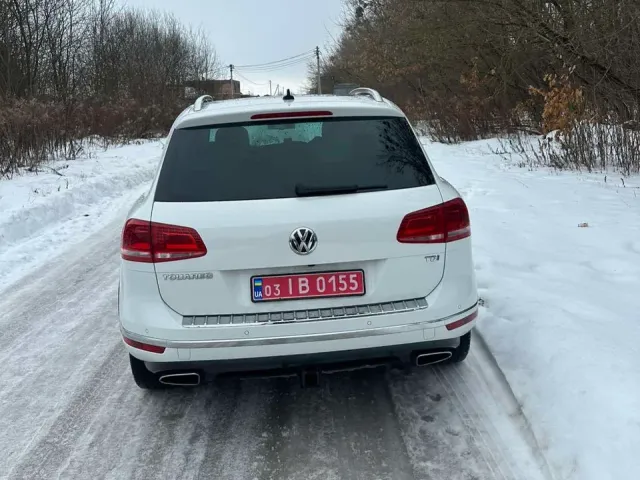Volkswagen Touareg - фото 5