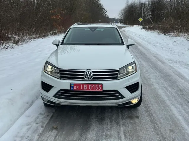 Volkswagen Touareg - фото 1