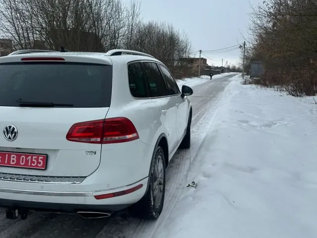Volkswagen Touareg - фото 3