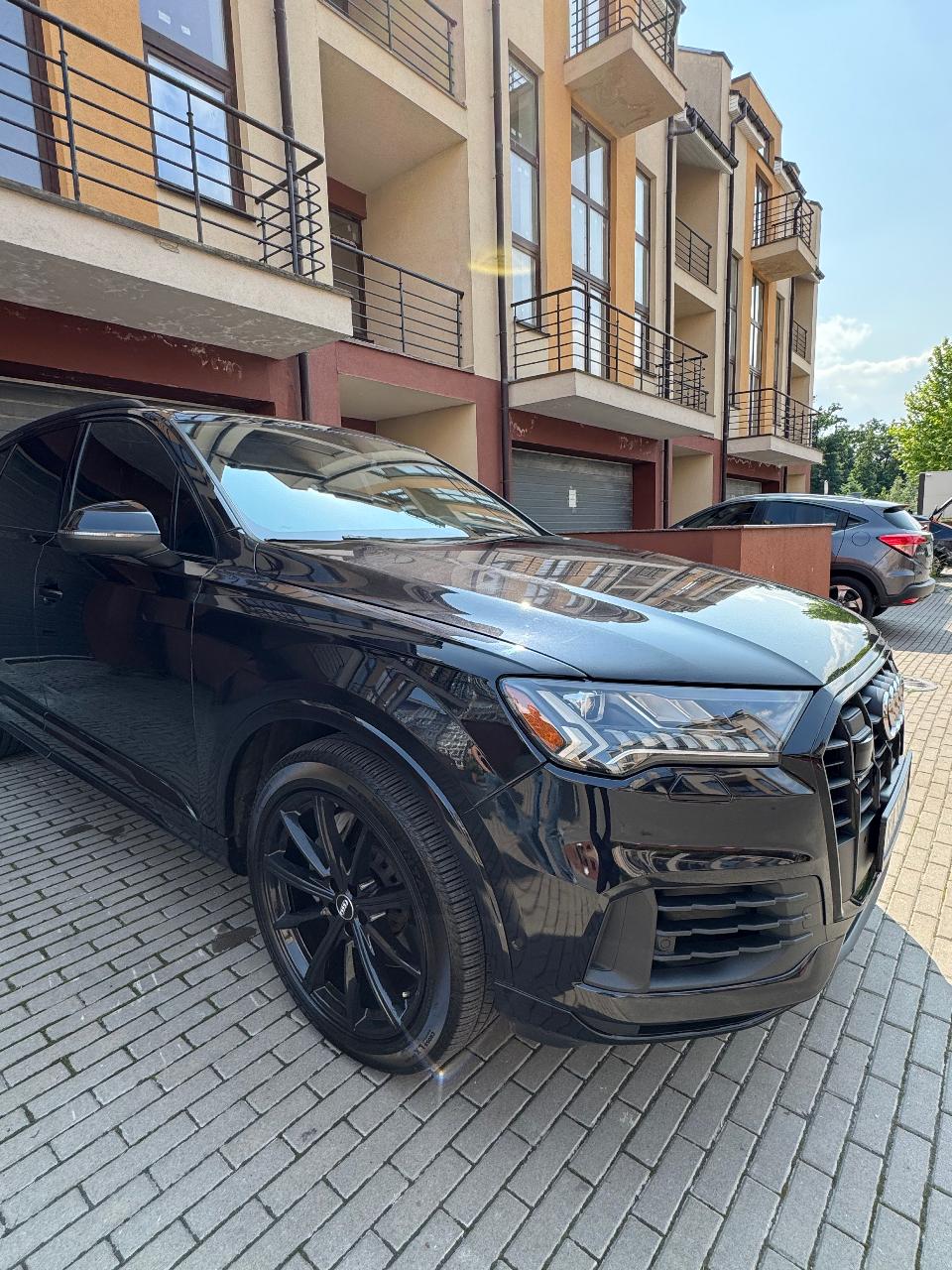 Audi Q7 - фото 9