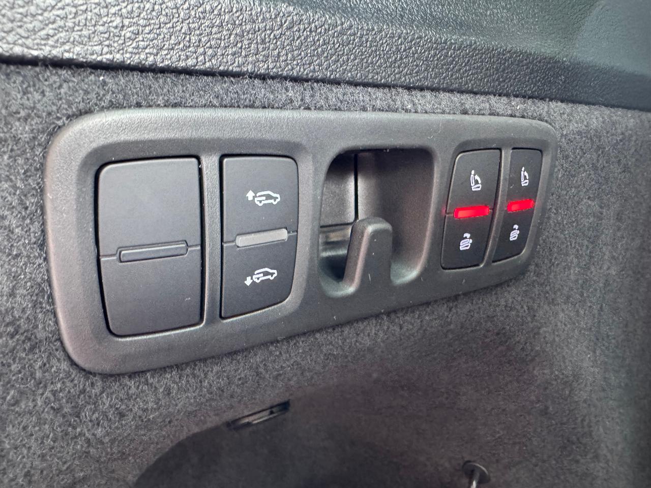 Audi Q7 - фото 18