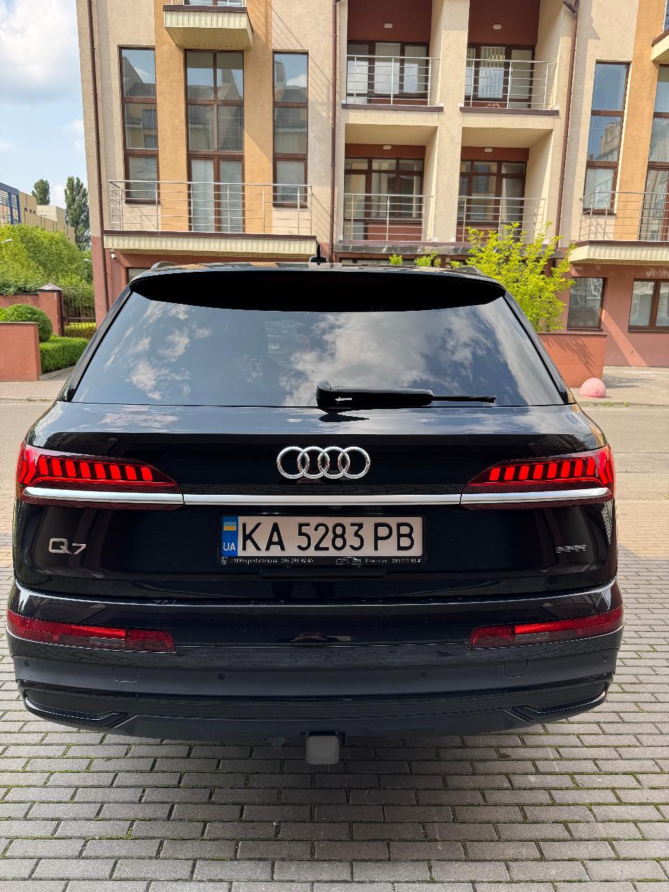 Audi Q7 - фото 10