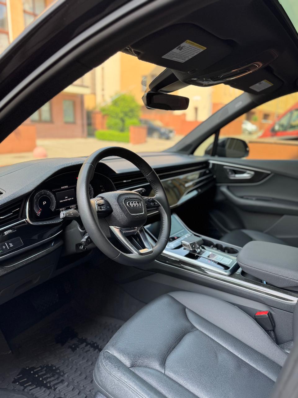 Audi Q7 - фото 13