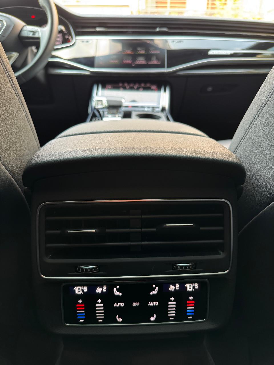 Audi Q7 - фото 15