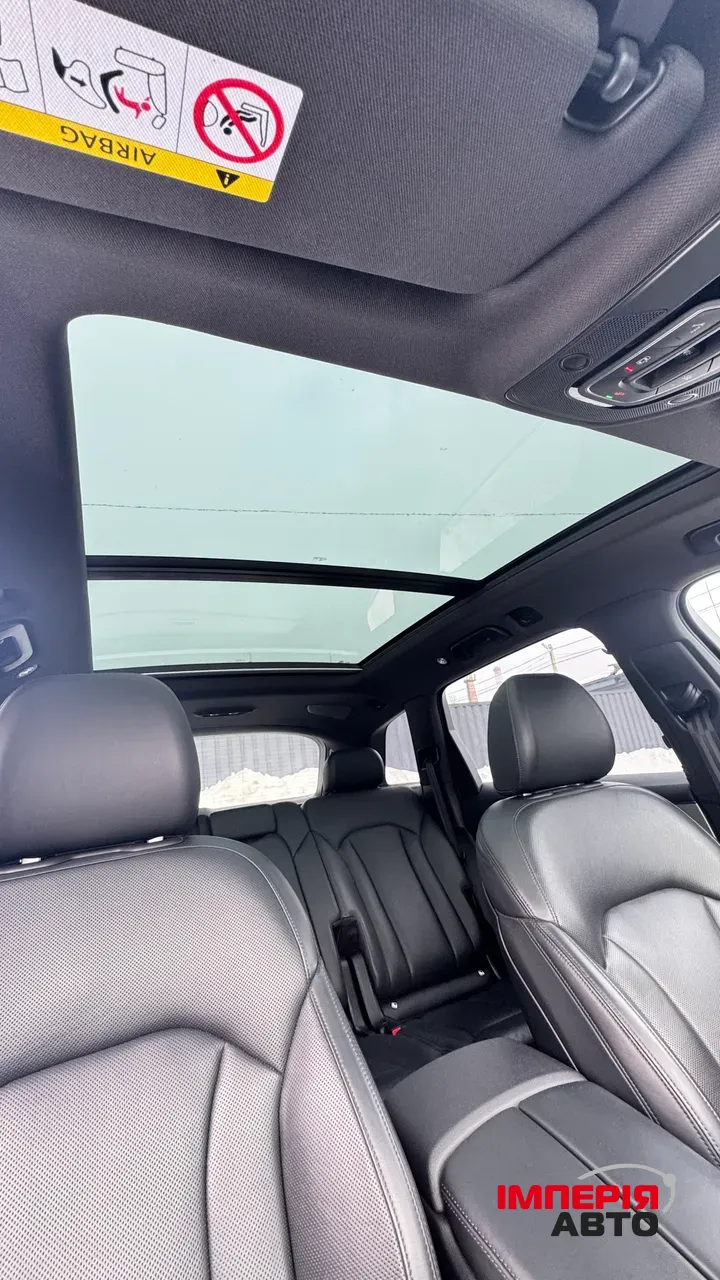 Audi Q7 - фото 11