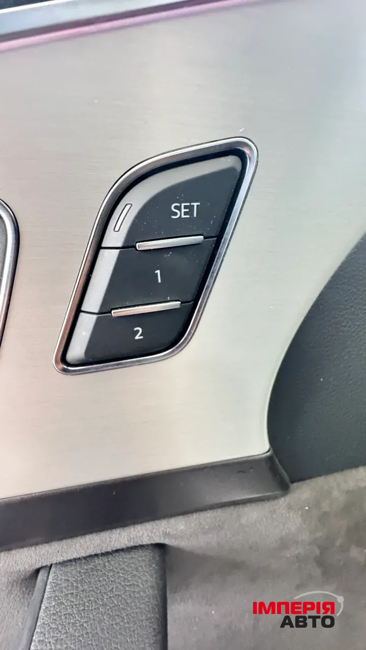 Audi Q7 - фото 21