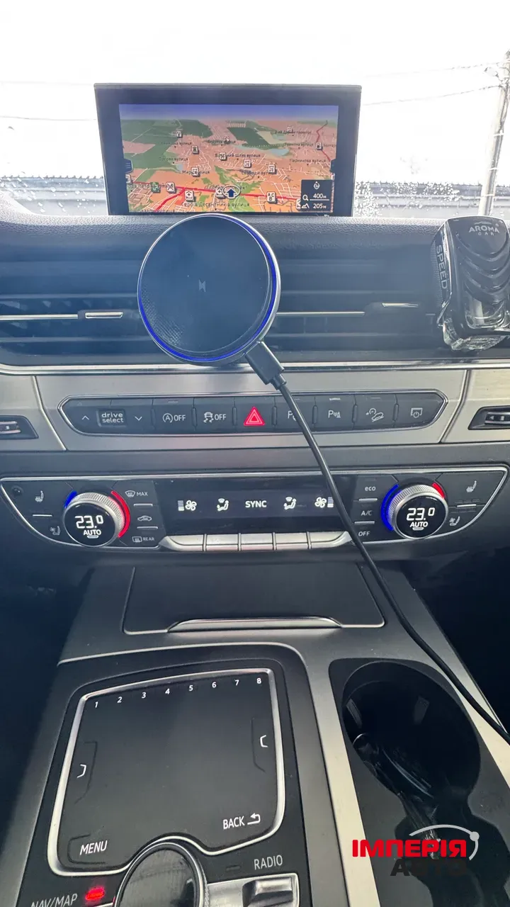 Audi Q7 - фото 18