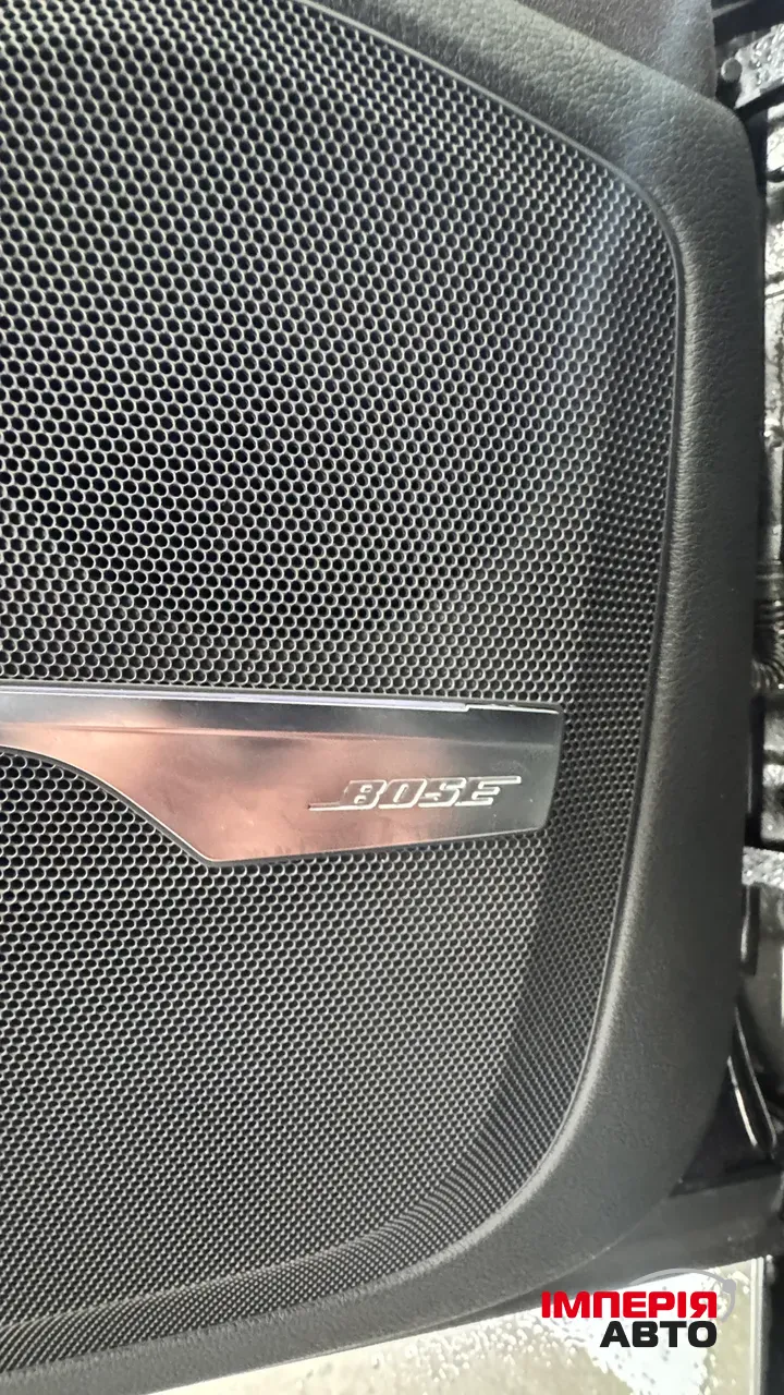 Audi Q7 - фото 17