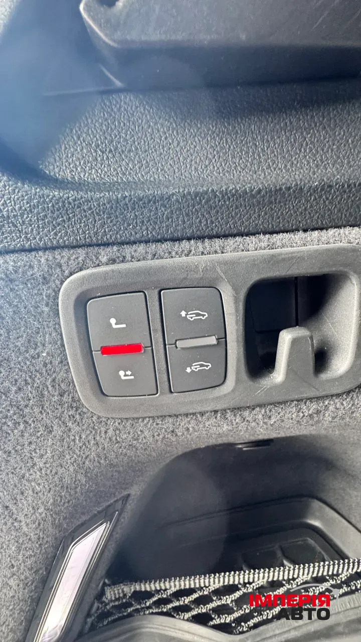 Audi Q7 - фото 22