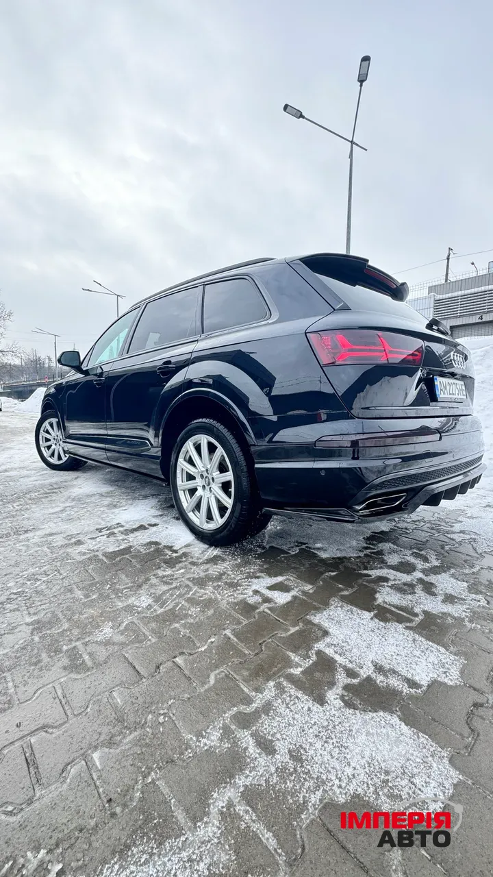 Audi Q7 - фото 7