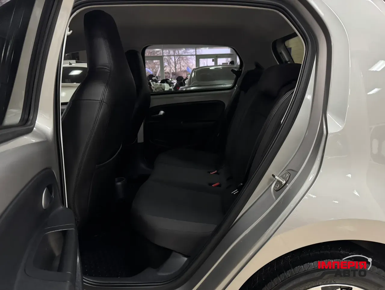 Volkswagen up! - фото 7