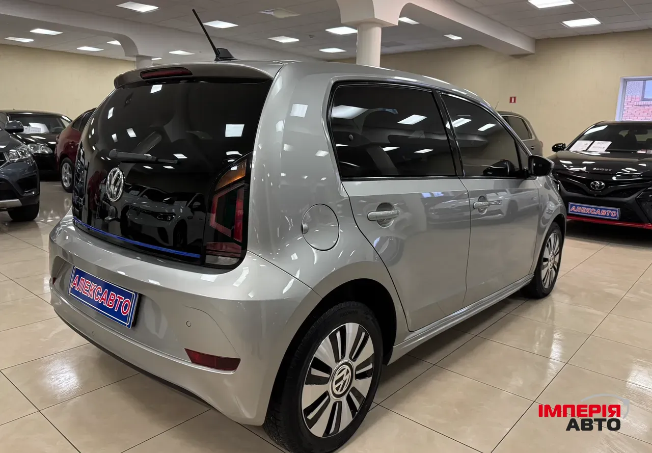Volkswagen up! - фото 3