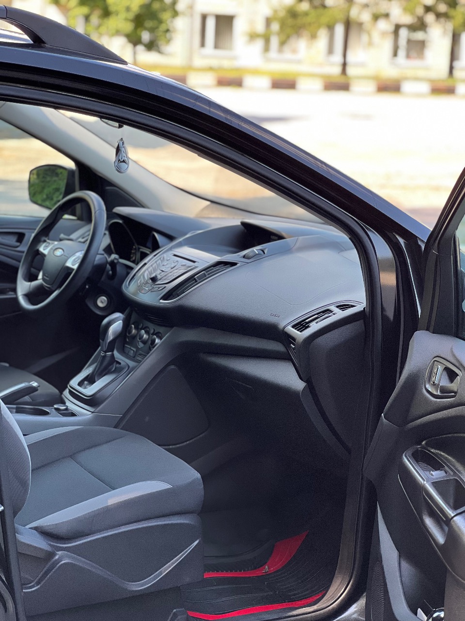 Ford Escape - фото 8