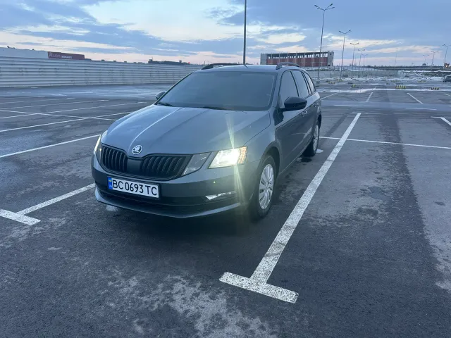 Skoda Octavia - фото 3