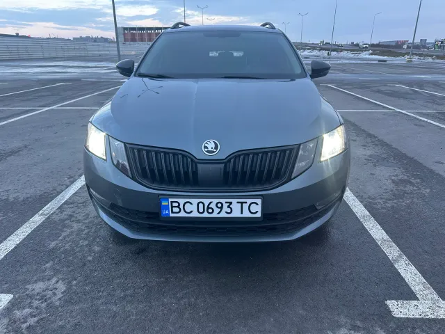 Skoda Octavia - фото 2