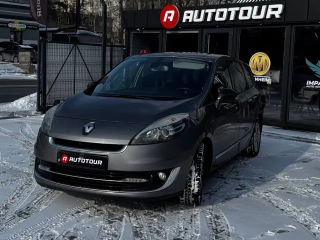 Renault Megane - фото 1