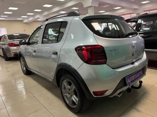 Renault Sandero - фото 3